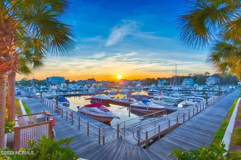 2571 St James Dr SE #F1, Southport, NC 28461