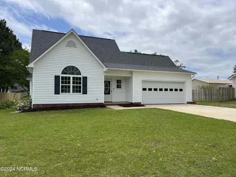 2006 Watson Ave, Newport, NC 28570