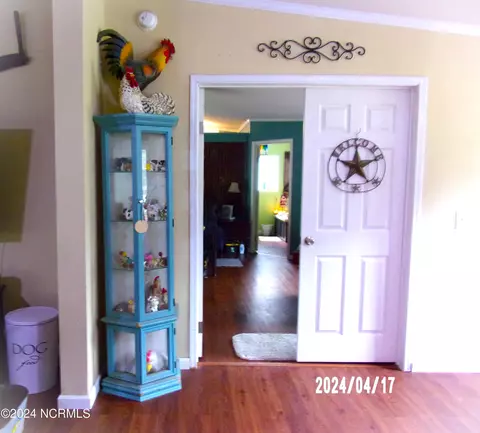 Entry Way - 144 Ferris Dr, Atkinson, NC 28421 photo 1 of 2