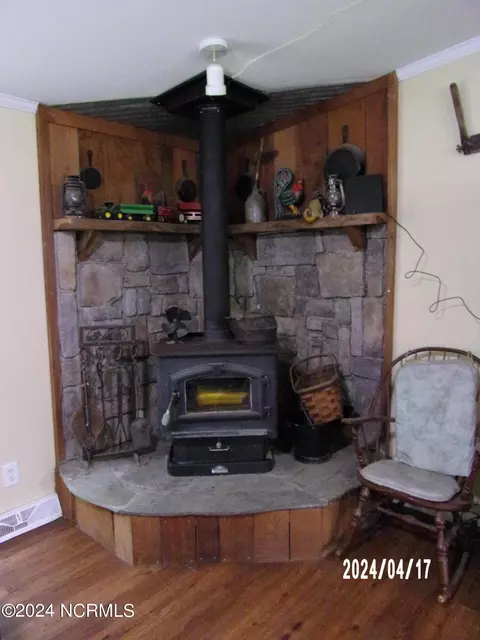 Living - 144 Ferris Dr, Atkinson, NC 28421 photo 1 of 4