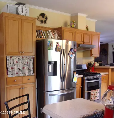 Kitchen - 144 Ferris Dr, Atkinson, NC 28421 photo 2 of 6
