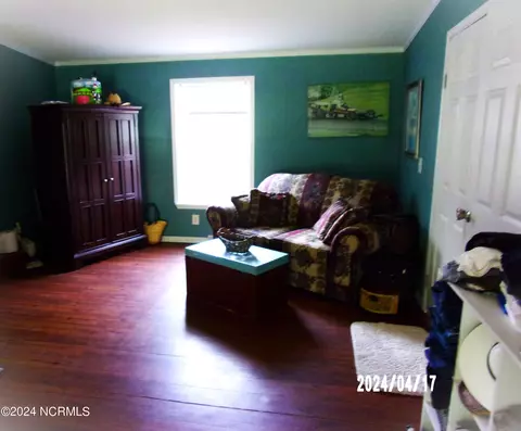 Living - 144 Ferris Dr, Atkinson, NC 28421 photo 3 of 4