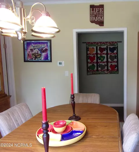 Dining - 144 Ferris Dr, Atkinson, NC 28421 photo 2 of 3