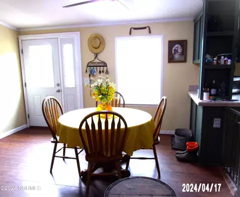 Dining - 144 Ferris Dr, Atkinson, NC 28421 photo 1 of 3