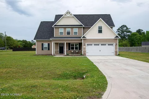 201 Brice Ct, Hubert, NC 28539
