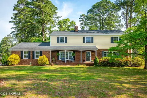 6711 River Rd, Washington, NC 27889