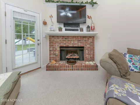 Living - 396 E Ridge Rd, Shawboro, NC 27973 photo 4 of 5