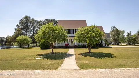 345 Cedar View Ln, Clinton, NC 28328