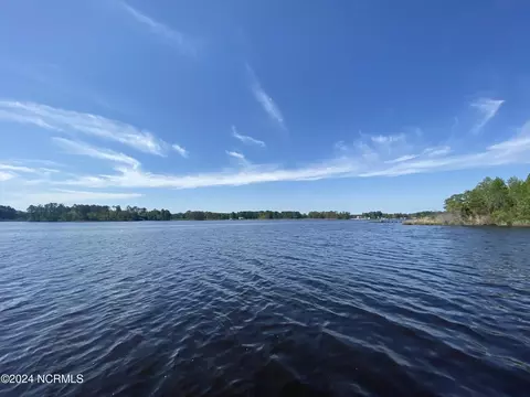73 Winfield Ln, Pinetown, NC 27865