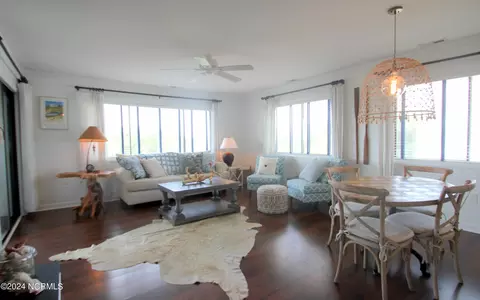 6 Foxfire Trce #6, Oak Island, NC 28465