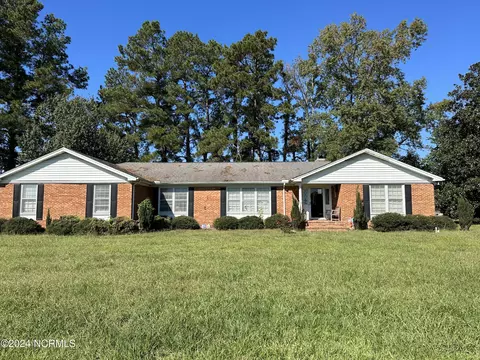 7932 Peacock Rd, Chadbourn, NC 28431