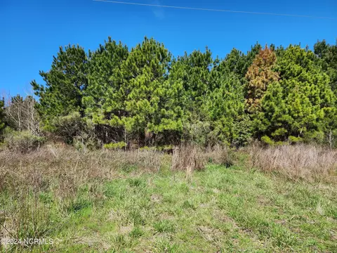 5 Cross Neck Rd, Hertford, NC 27944