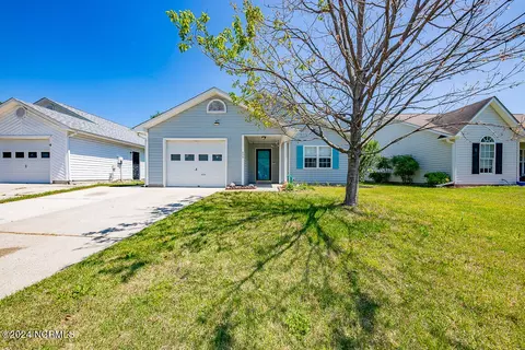 609 Jimmies Creek Dr, New Bern, NC 28562