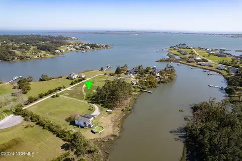 256 Landing Rd, Beaufort, NC 28516