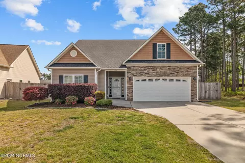 322 Inverness Dr, Hubert, NC 28539