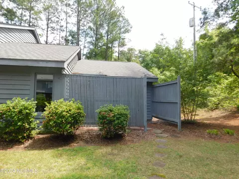 404 Sherbrooke Cir, Laurinburg, NC 28352