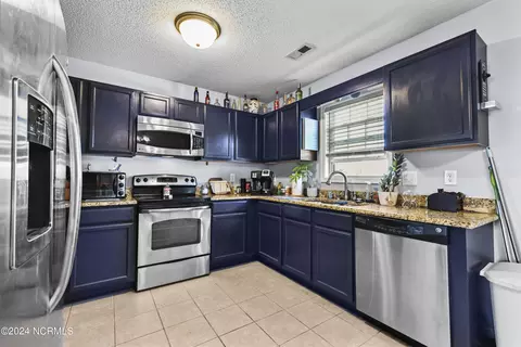 Kitchen - 103 Gamble Way, Hubert, NC 28539 photo 1 of 3