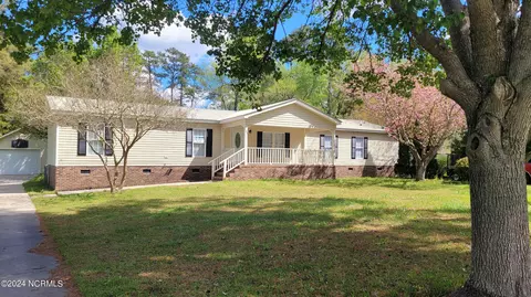 133 Harriett Ln, Pollocksville, NC 28573