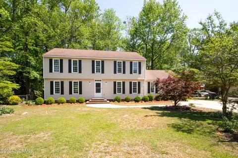 2713 Brookhaven Dr, Kinston, NC 28504