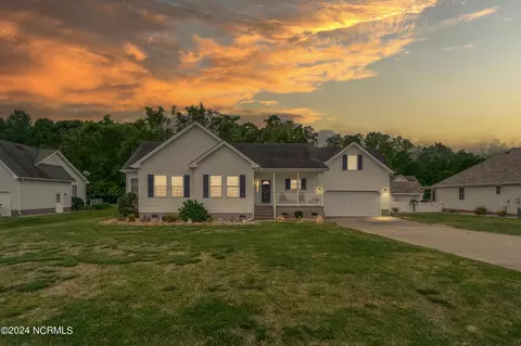 106 Brumsey Landing Dr, Moyock, NC 27958