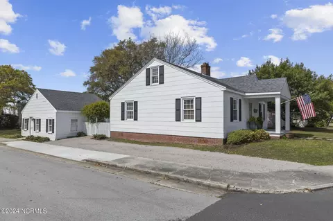 2101 Arendell St, Morehead City, NC 28557