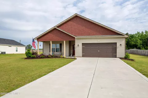 313 Laurel Lake Rd, Salemburg, NC 28385