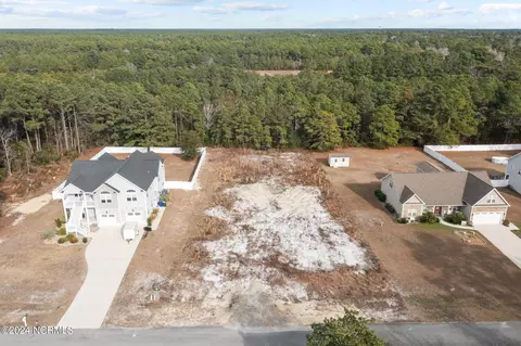 208 Quailwood Ct, Cape Carteret, NC 28584