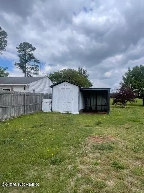 2503 Sutton Loop Rd, La Grange, NC 28551 photo 2