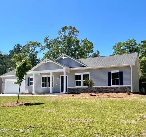 1633 Star Cross Dr SW, Shallotte, NC 28470