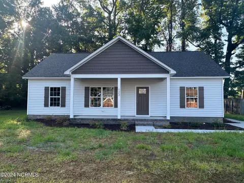 123 E Catawba Rd, Greenville, NC 27834