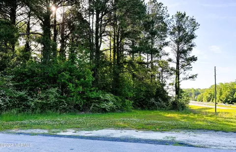 200 Regalwood Dr, Jacksonville, NC 28546