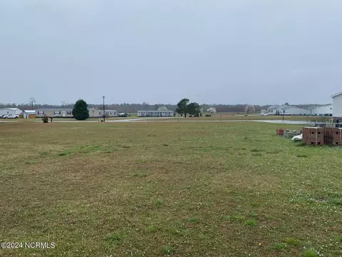 109 Magnolia Dr, Stella, NC 28582