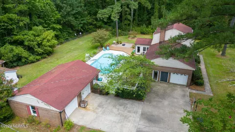2220 W Church St, Elizabeth City, NC 27909