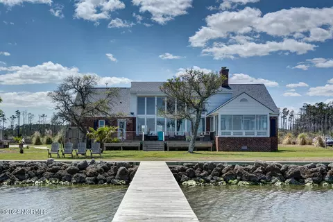 189 Backshore Ln, Smyrna, NC 28579