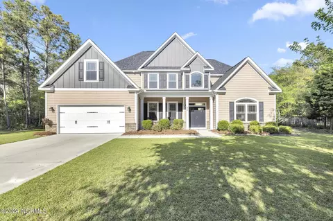 247 Royal Tern Dr, Sneads Ferry, NC 28460