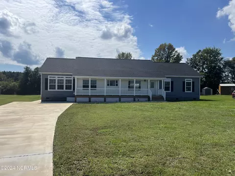 2313 Blackhawk Dr, Farmville, NC 27828