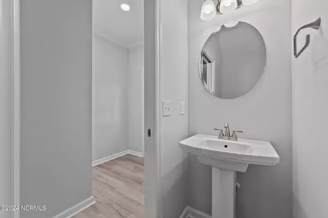Entry Way - 235 Winstead Loop, Richlands, NC 28574 photo 2 of 4