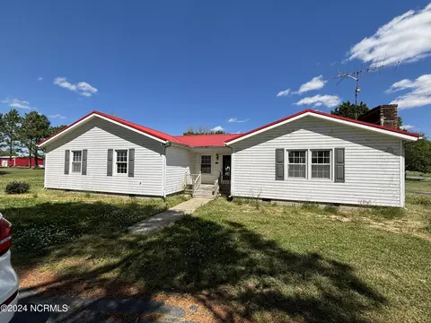 1315 Beulah Rd, Clinton, NC 28328
