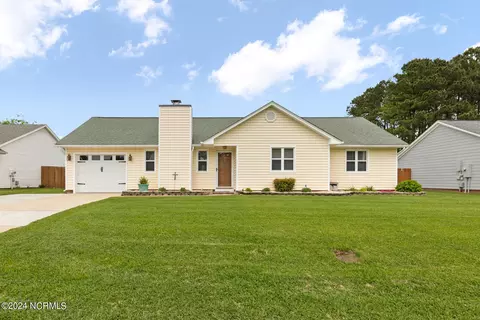 603 Crissy Dr, Jacksonville, NC 28540