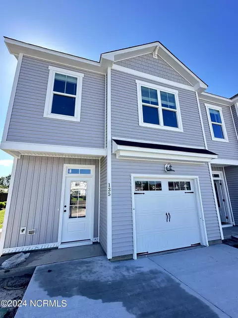 135 Jansen Ln, Winnabow, NC 28479