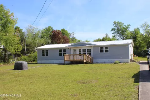 774 Chatham St, Newport, NC 28570