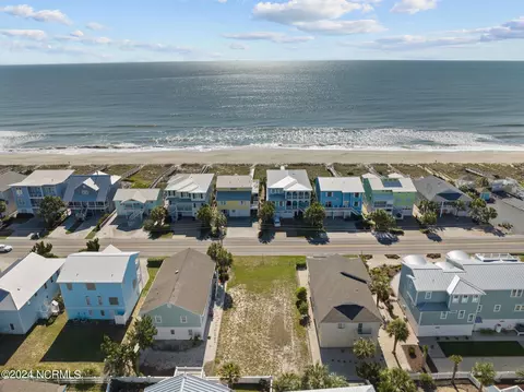 725 Fort Fisher Blvd N, Kure Beach, NC 28449