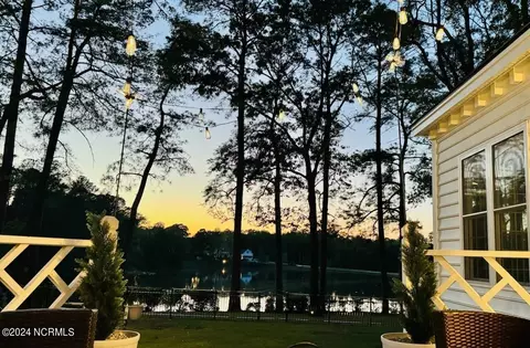 301 E Arrowhead Dr, Clinton, NC 28328 photo 10