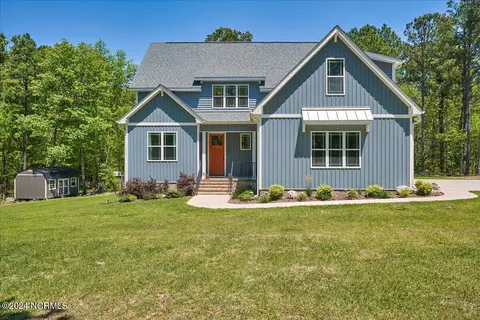 9055 Awesome Trl, West End, NC 27376