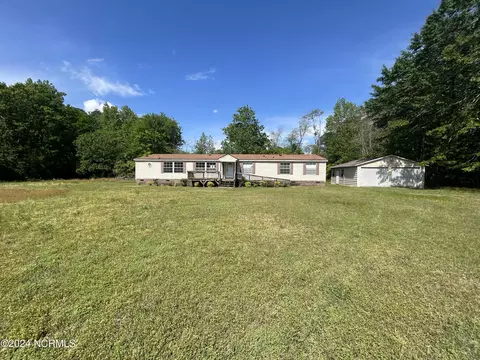 421 S Zoo Rd, Roanoke Rapids, NC 27870