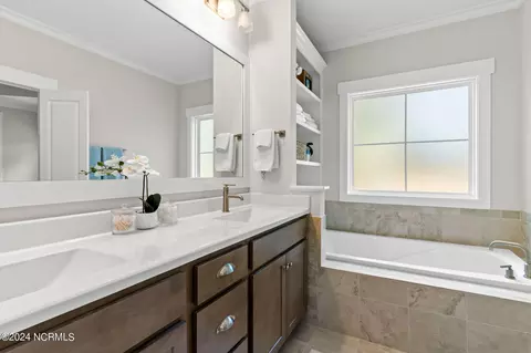 Bath - 248 Jackline Dr, Hampstead, NC 28443 photo 2 of 4