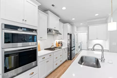 Kitchen - 248 Jackline Dr, Hampstead, NC 28443 photo 3 of 3