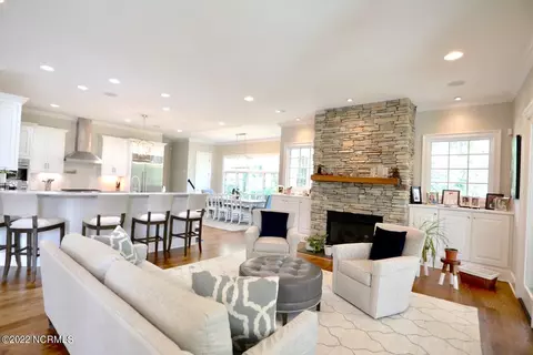 Living - 10 Braemar Rd, Pinehurst, NC 28374 photo 6 of 11