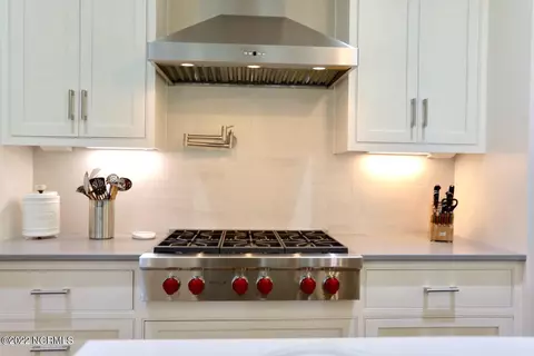 Kitchen - 10 Braemar Rd, Pinehurst, NC 28374 photo 5 of 6