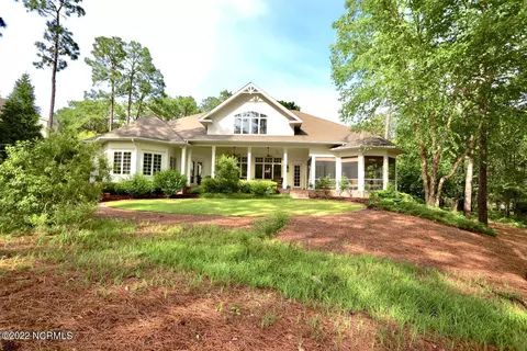 Exterior - 10 Braemar Rd, Pinehurst, NC 28374 photo 8 of 11